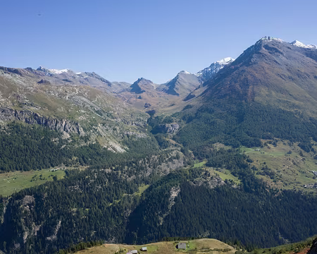 2016_09_25_12-07-43 Le Monal apparaît enfin, blotti au pied du vallon du Clou