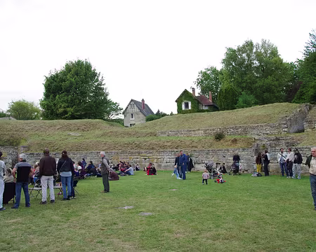 2016_09_18_16-44-30 Pavillons avec vue sur les Arènes de Senlis