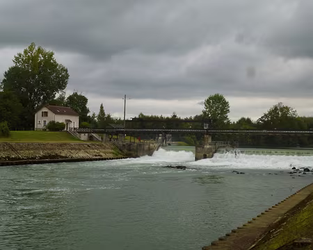 P1020443 Barrage de Noisiel construit au XIXè s. ..