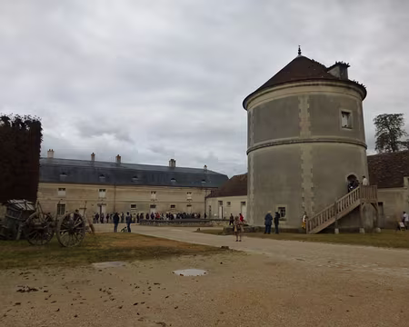 P1020466 Ferme du château et son pigeonnier