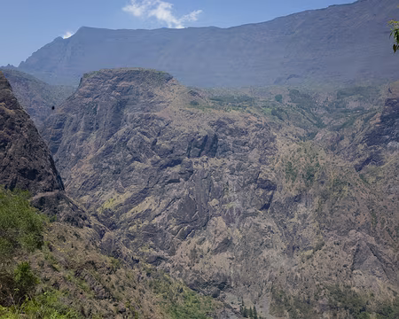 2016_10_18_11-26-32 Point de vue au-dessus de Grand Place, sur le Grand Bénare, le Bronchard, Roche Plate et en bas la rivière des Galets