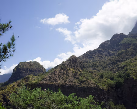 2016_10_21_13-54-10 Les coureurs passent en face, sur le GR2