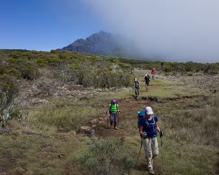 2016_10_27_09-53-41 Les nuages cachent le Piton des Neiges