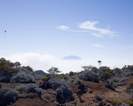 2016_10_28_14-31-25 Le Piton des Neiges au-dessus des nuages