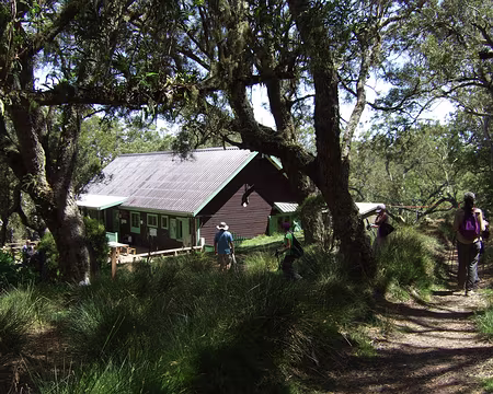 DSCF8725 Retour au gite de la Roche Ecrite pour récupérer les sacs