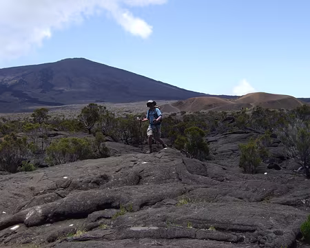 DSCF9198 Je retrouve le groupe qui revient du cratère Dolomieu