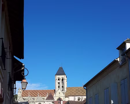 020 Vétheuil, rue et église 2016