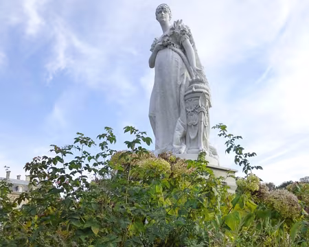 P1020761 Statue de Joséphine dans le parc du Bois-Préau