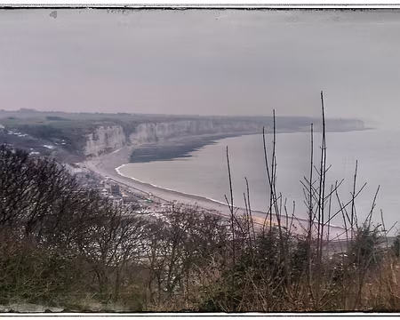 16 Fécamp Montée au Cap Fagnet par la sente des marins, ancienne voie gallo romaine.