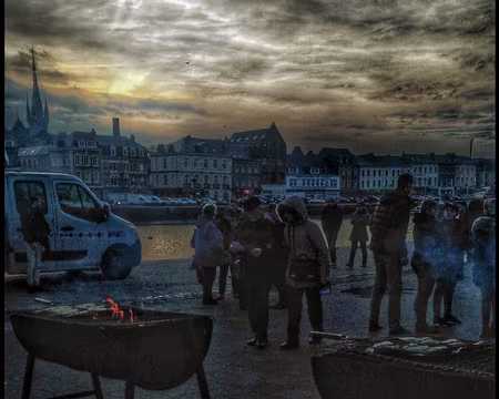 60 Fécamp ça fume encore sur le port.