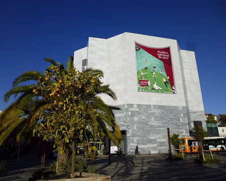 P1020951 Théâtre (1989)