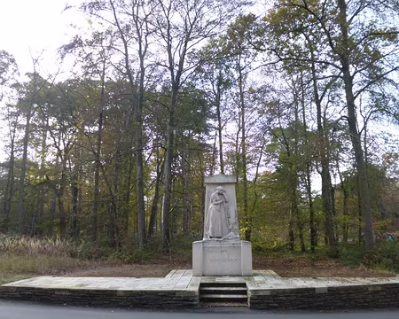 P1020855 Le Monument 