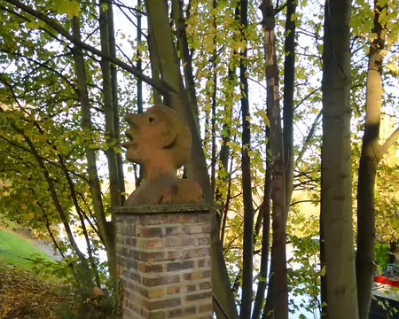 P1020898 Buste de Cézanne (1839-1906), au bord de la Marne à Maisons-Alfort.
