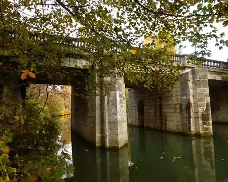 P1020911 Pont vers l'Ile Sainte-Catherine, Créteil