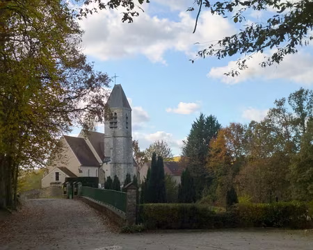 P1020888 ...située dans une clairière du bois Saint-Benoît, Lévis-Saint-Nom