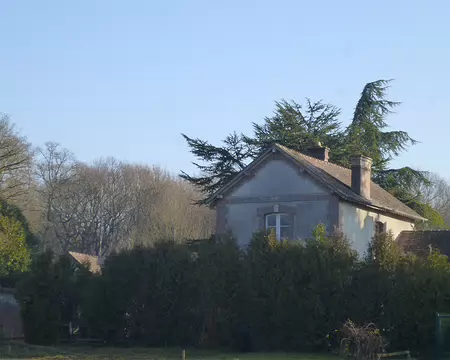 P1030223 Maison forestière près...