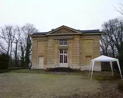 P1030344 Pavillon du Butard construit de 1750 à 1754 pour les chasses royales en forêt de Fausses-Reposes, La Celle-St-Cloud