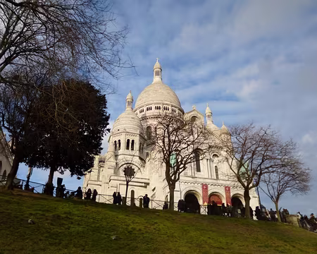 P1030504 La basilique du Sacré-coeur débuta en 1876 et fut achevée en 1923.