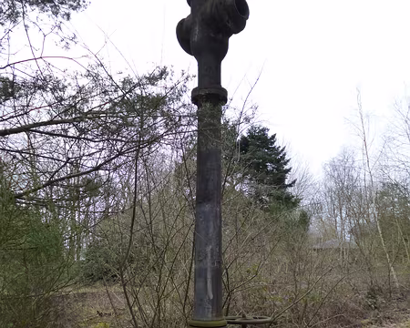 P1030812 Pompe à eau pour locomotive à vapeur, Vitry-aux-Loges