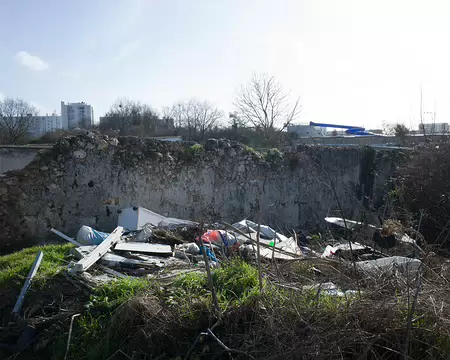 2017_02_03_11-53-56 Murs à pêches, décharge sauvage et piscine écologique