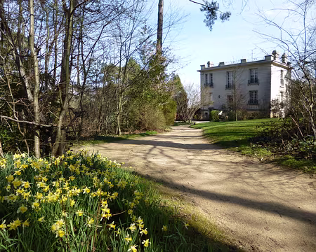 P1030885 Ancienne résidence de Melle Cadou, parc de la Vallée-aux-Loups.