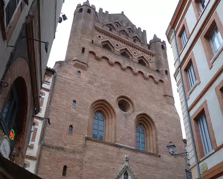 P1030911 Eglise Notre-Dame du Taur (XIV-XVIè s.) , gothique méridional. Elle est située entre la Place du Capitole et la basilique Saint-Sernin.