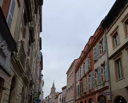 P1030912 Rue du Tau, vers Saint-Sernin