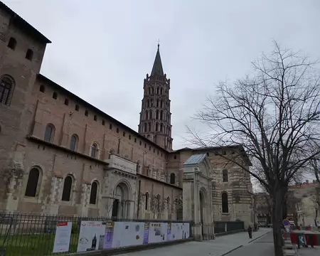 P1030915 La Basilique Saint-Sernin, début de la construction au XIè s., est le plus vaste...