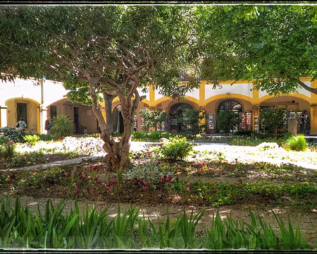 26 Magnifiquement restauré et fleuri comme à l'époque.