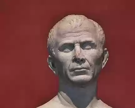 37 Buste présumé de Jules César trouvé ds le Rhône