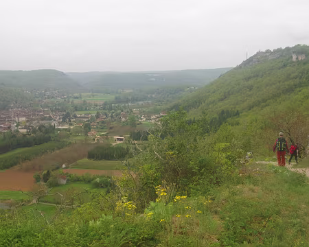Descente peu ensoleillée vers Cajarc et la vallée du Lot Descente peu ensoleillée vers Cajarc et la vallée du Lot