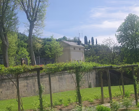 Cahors, ancienne barrière d’octroi qui sert maintenant à tamponner les « crédentiels » Cahors, ancienne barrière d'octroi qui sert maintenant à tamponner les « crédentiels »