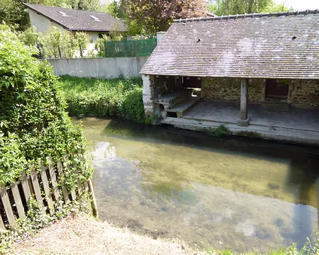 P1040312 Lavoir sur la Rémarde, Egly