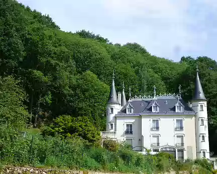 P1040688 La demeure privée de la Barrerie, Villiers-le-Bâcle, construite à la fin du XIXè s., au pied du plateau de Saclay.