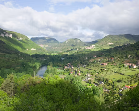 2017_05_07-08_49_52 J5 - Avant-dernière vue sur Mostuéjouls et le Puech de Fontaneilles