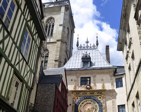 P1040543 L' horloge astronomique est animée par un mécanisme du XIVè siècle...