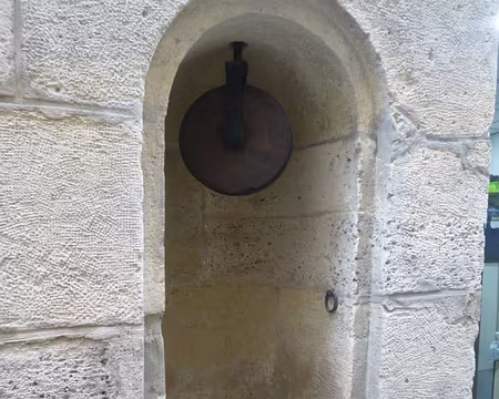 P1050307 Puits, rue Dussouds