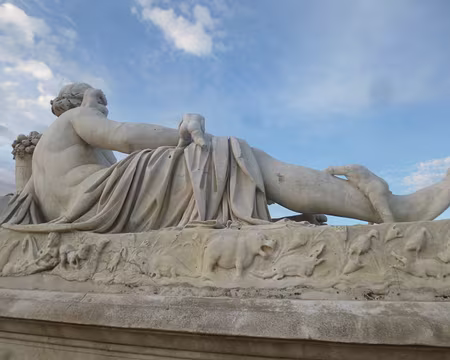 P1050335 ...Jardin des Tuileries.