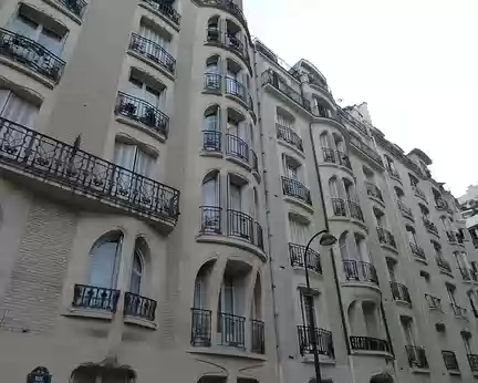 P1050069 Rue Agar, immeuble de 1911