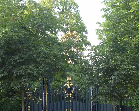 P1040959 Parc de l'Elysée, grille...