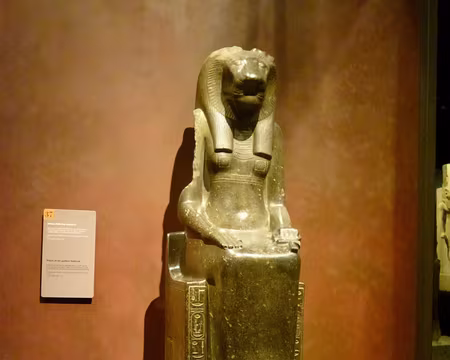 P1040913 Statue de Sekhmet