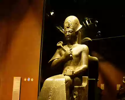 P1040915 Statue de Ramsès II