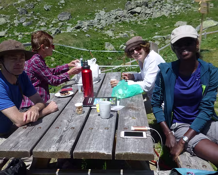 P1220442 A l'autre table non plus d'ailleurs