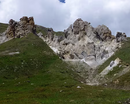 P1220453 Curieux reliefs au Plan Séry