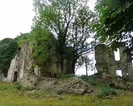 P1050355 Ruines près de la ferme du Fresne