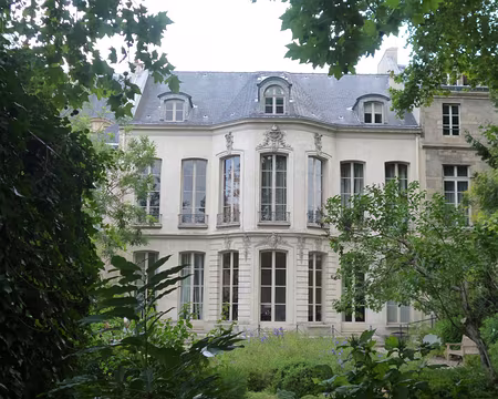 P1050400 Hôtel de Breteuil