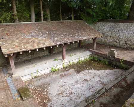 P1050494 Lavoir couvert de Brignancourt