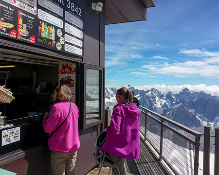 13082017-11h38m50s-20170813_113850-XL La buvette est à 3842 mètres