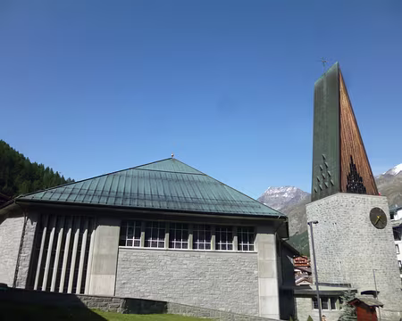 P1050579 ...et de l'église (1963).