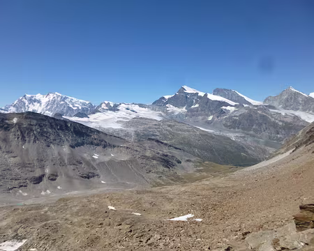 P1050629 A gauche, le Mont-Rose (4634 m) depuis Jazzilücke (3081 m), d'un côté...